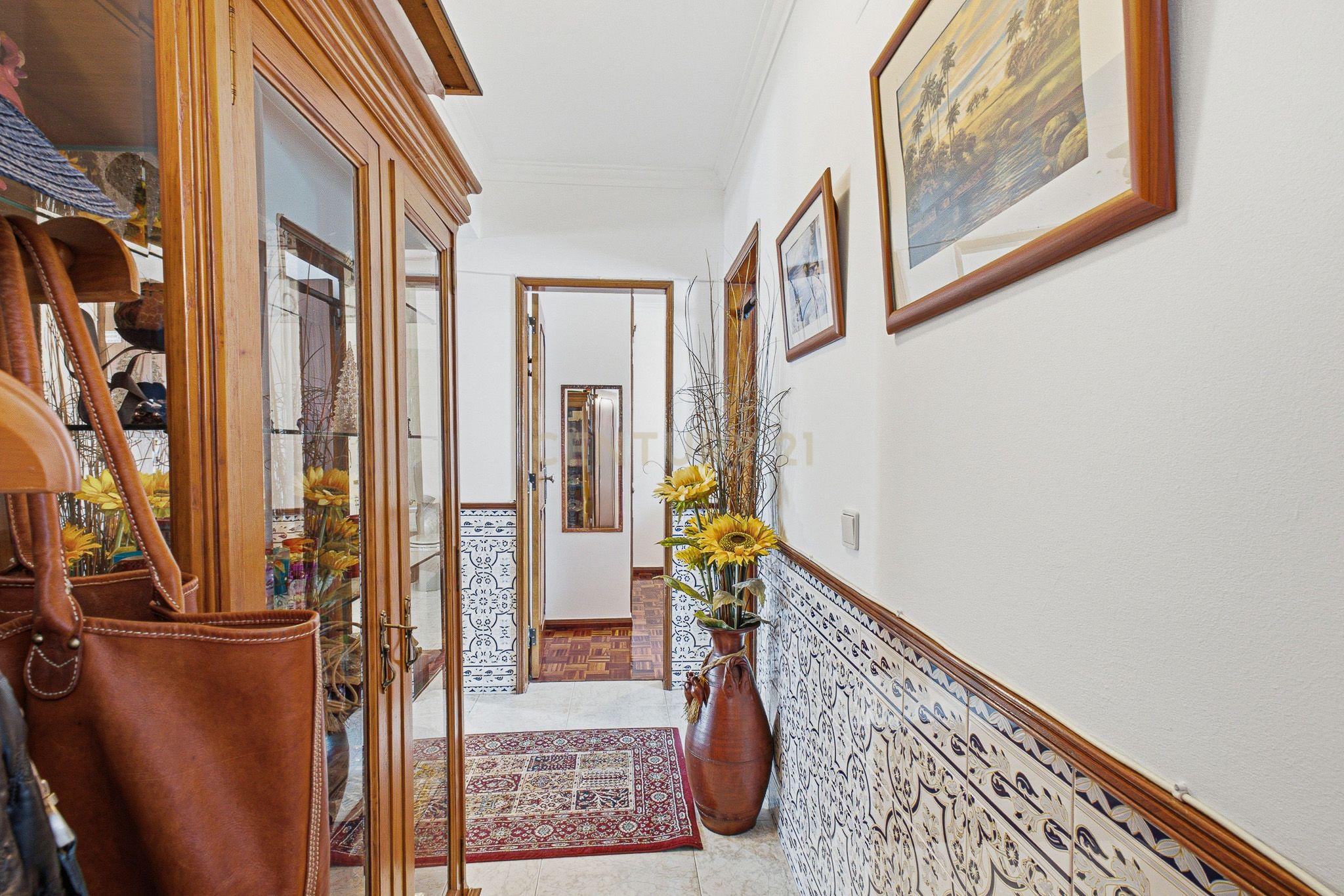 Fotografia 3 de Apartamento T3 com Enorme Potencial de Remodelação na Moita