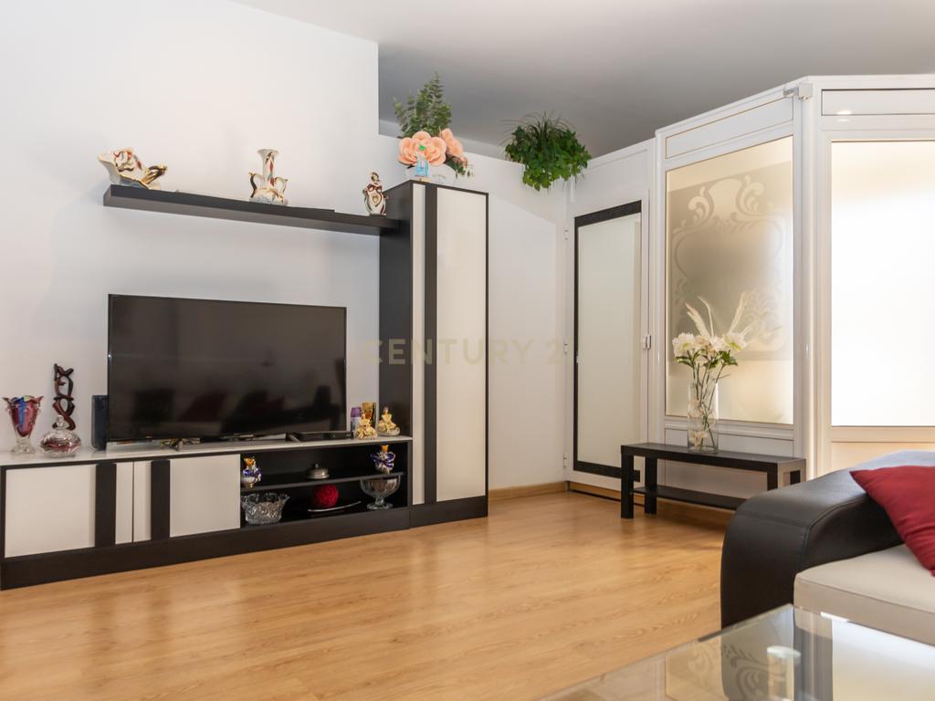 LOJA TRANSFORMADA EM AMPLO APARTAMENTO T1 REMODELADO EM PAIO PIRES - Image 7