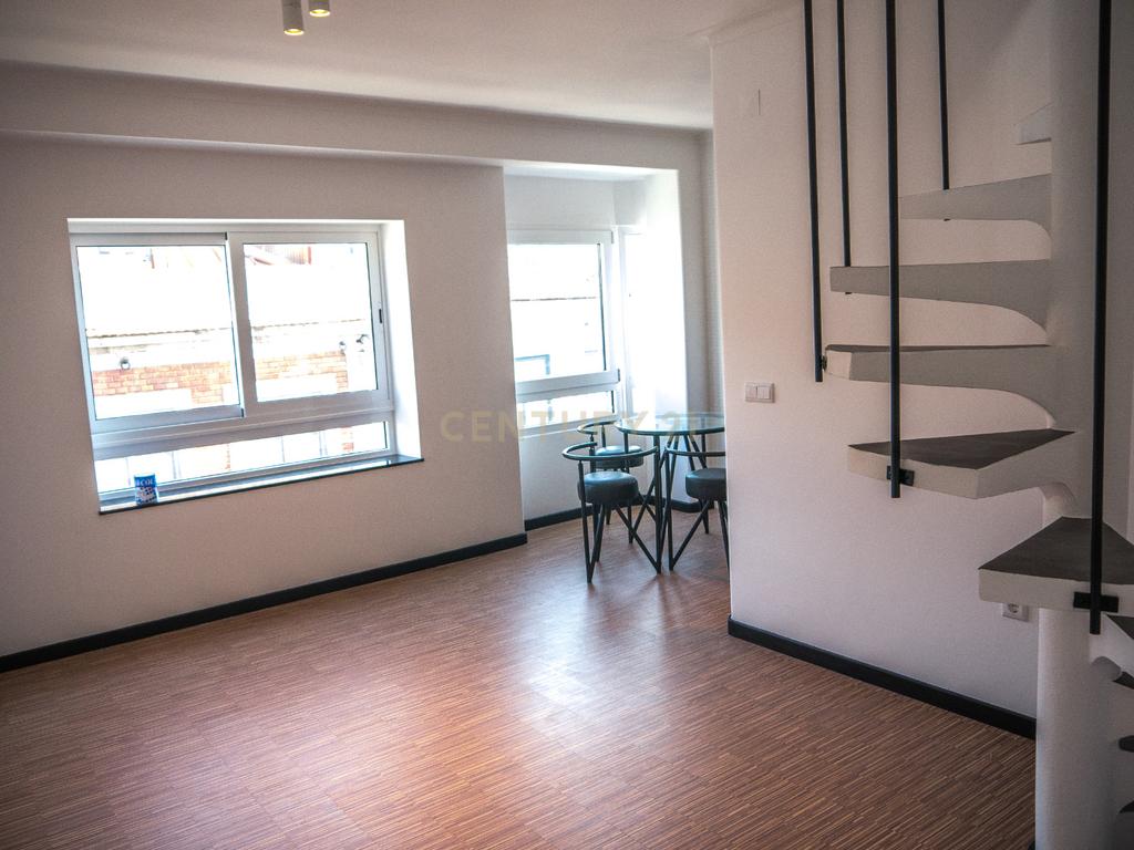 Apartamento T0 +1 Duplex em Miguel Bombarda | Centro do Porto - Image 10