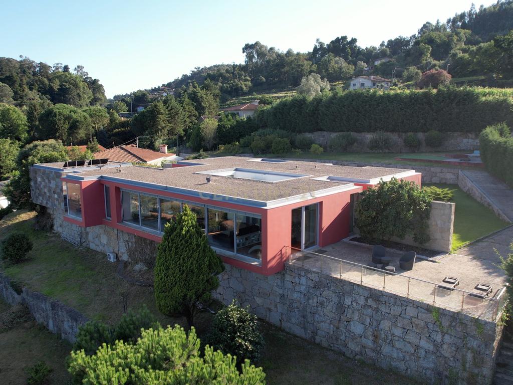 "Quintinha" - Moradia Moderna, com terreno, entre a cidade e campo - Image 2