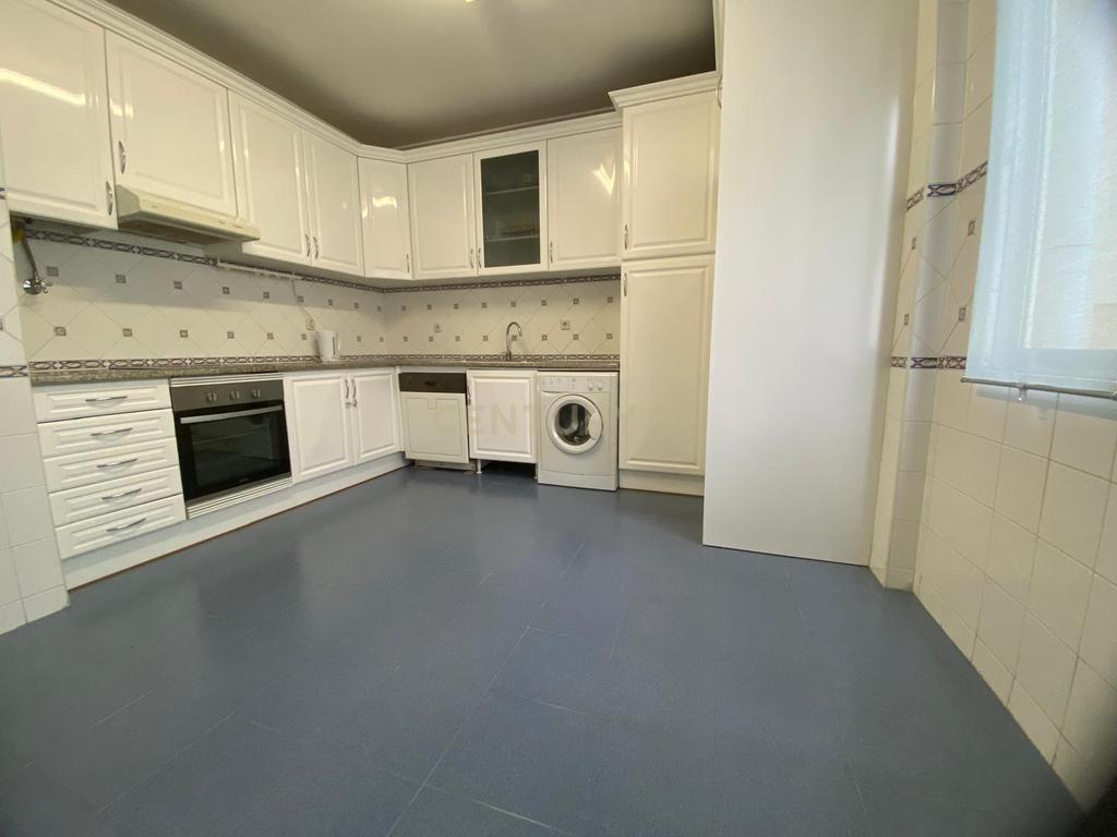 Apartamento T2 para Arrendamento - Image 1