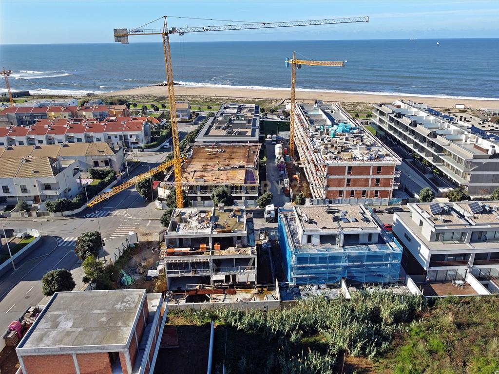 Moradia nova T4+1, de luxo, a escassos metros da Praia de Canidelo - Image 8
