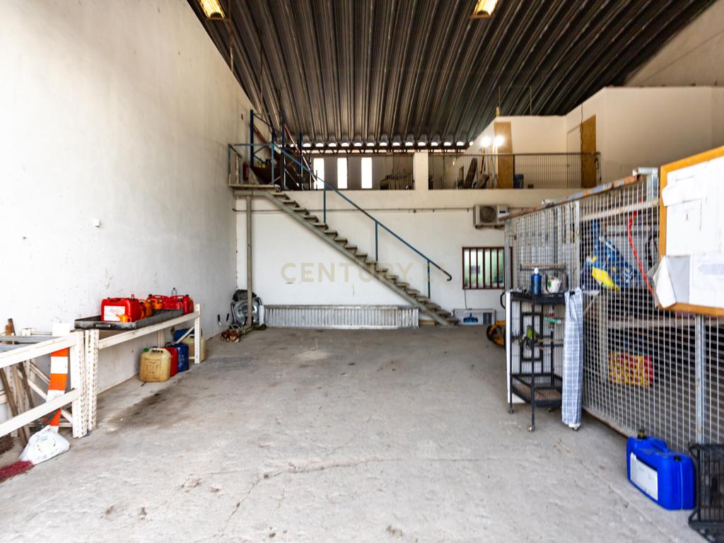 Moradia/Armazém em lote de 10280m2 em Alcochete - Image 33