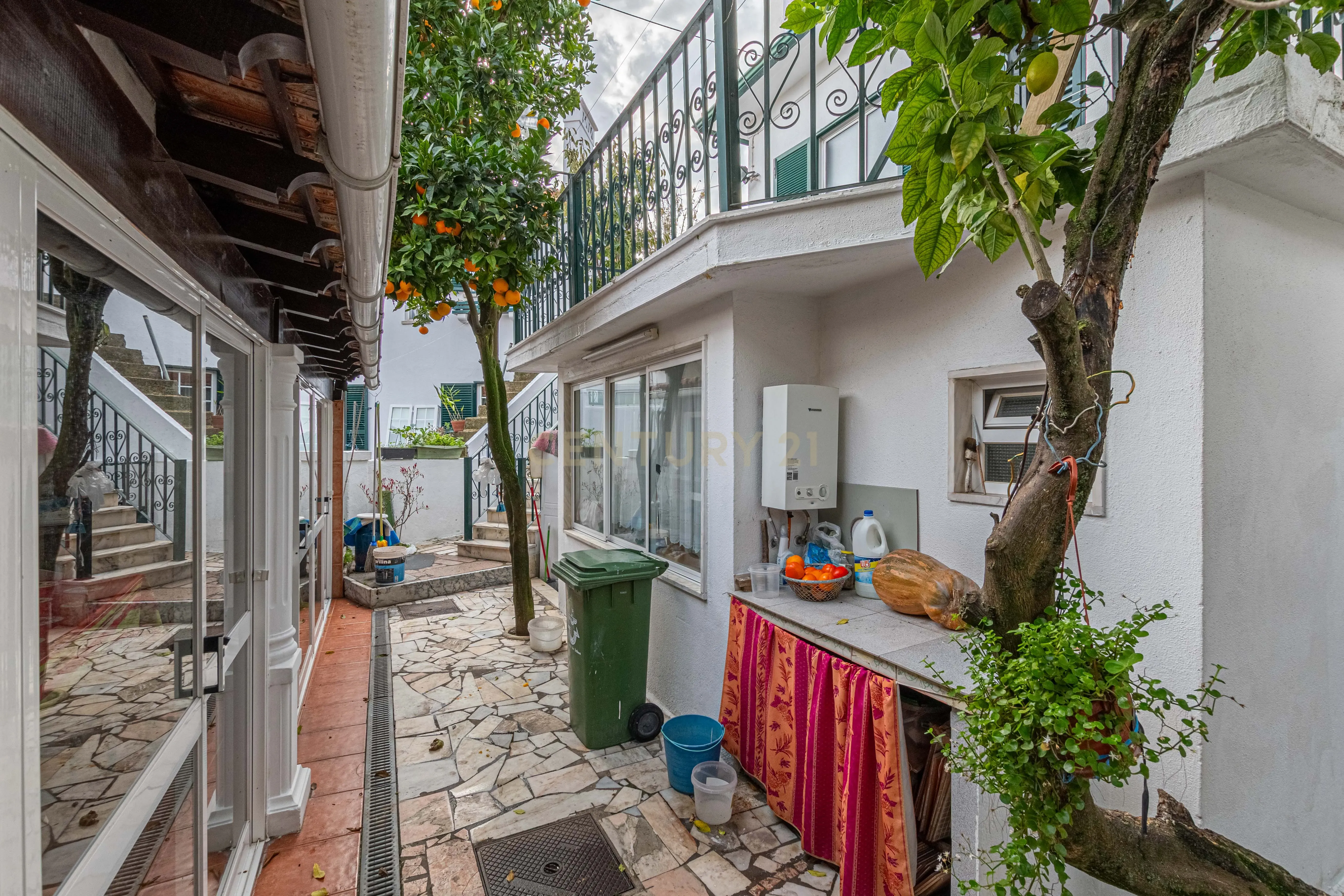 Moradia T4 no Bairro Madre de Deus - Image 7