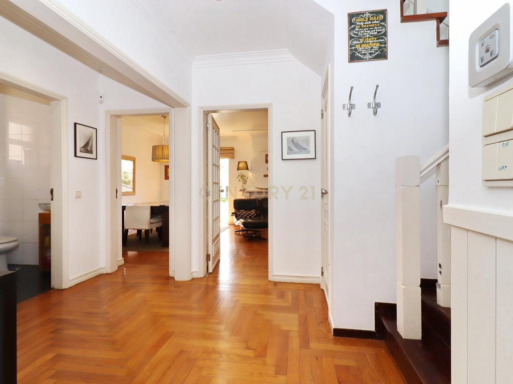 Moradia de Charme em zona residencial Prime, em Santo Amaro de Oeiras - Image 7