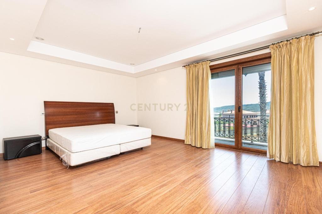 Moradia T8 de grande dimensão em S. João dos Montes, Vila Franca de Xira - Image 14
