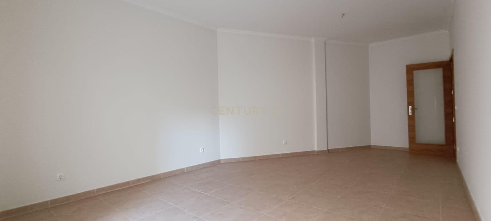 Excelente Apartamento T1 em Campo Maior - Image 9