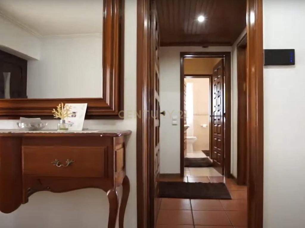 Moradia T4 com piscina - Image 18