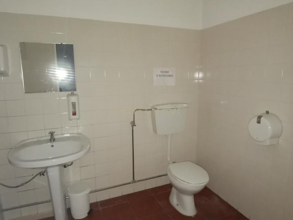 Armazém para venda no Carregado, com rendimento - Image 15
