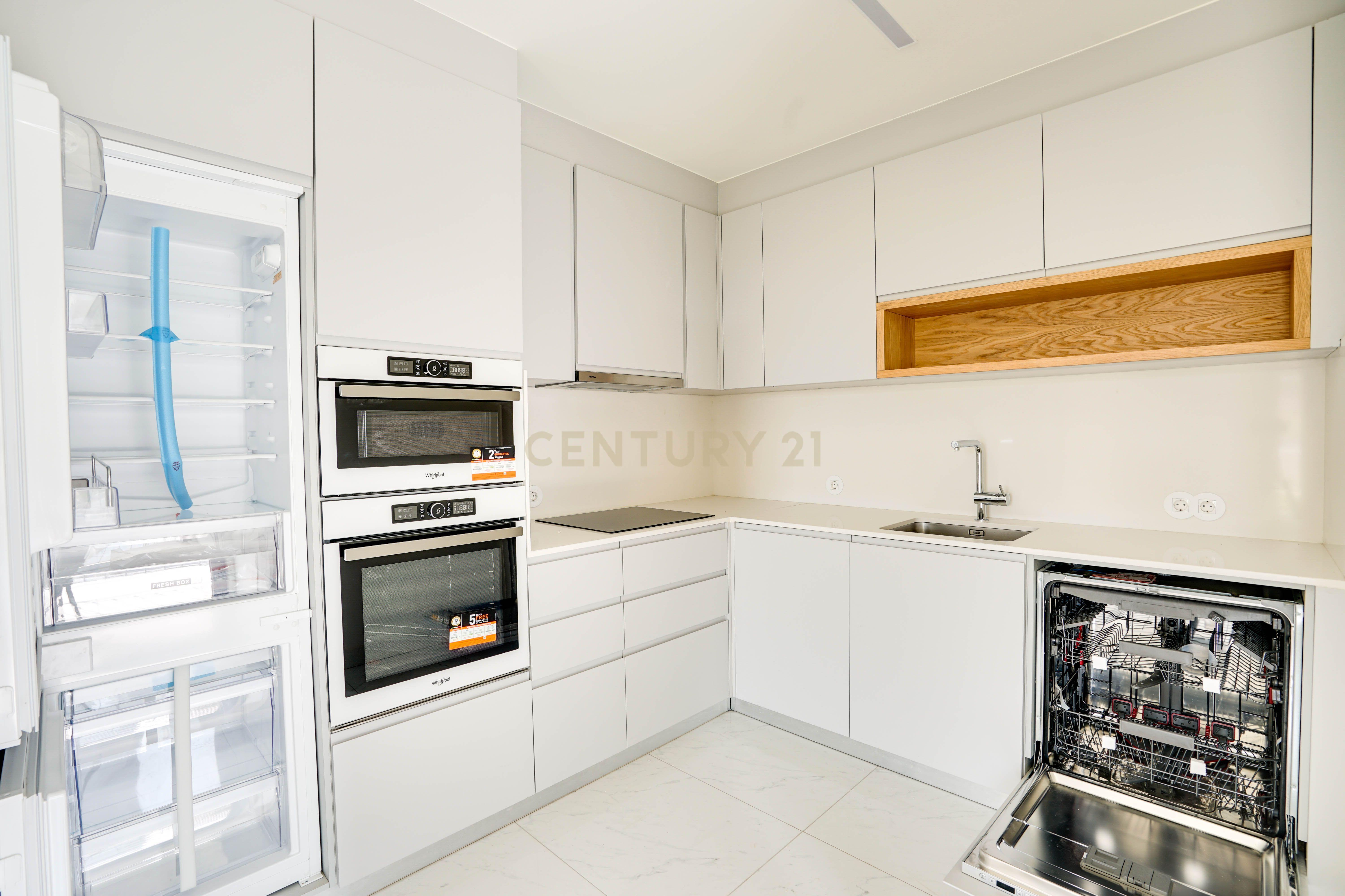 T1, Portela, Loures - Image 8
