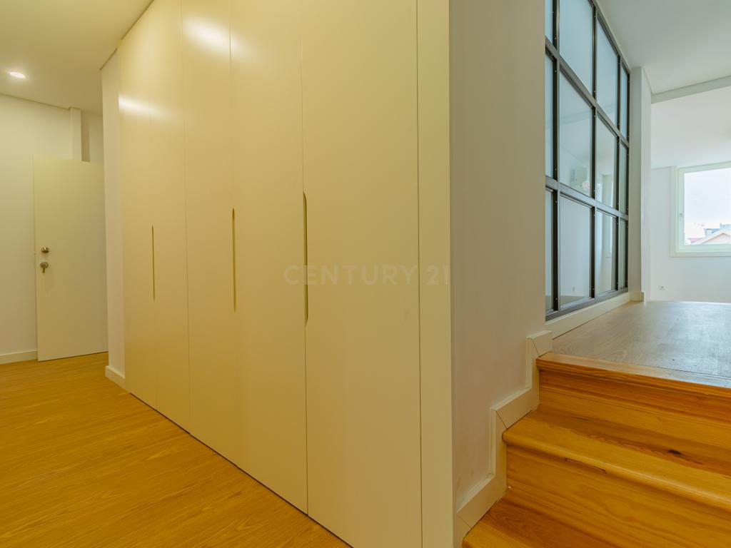 Apartamento T2 com Varanda  | Bonjardim | Porto - Image 6