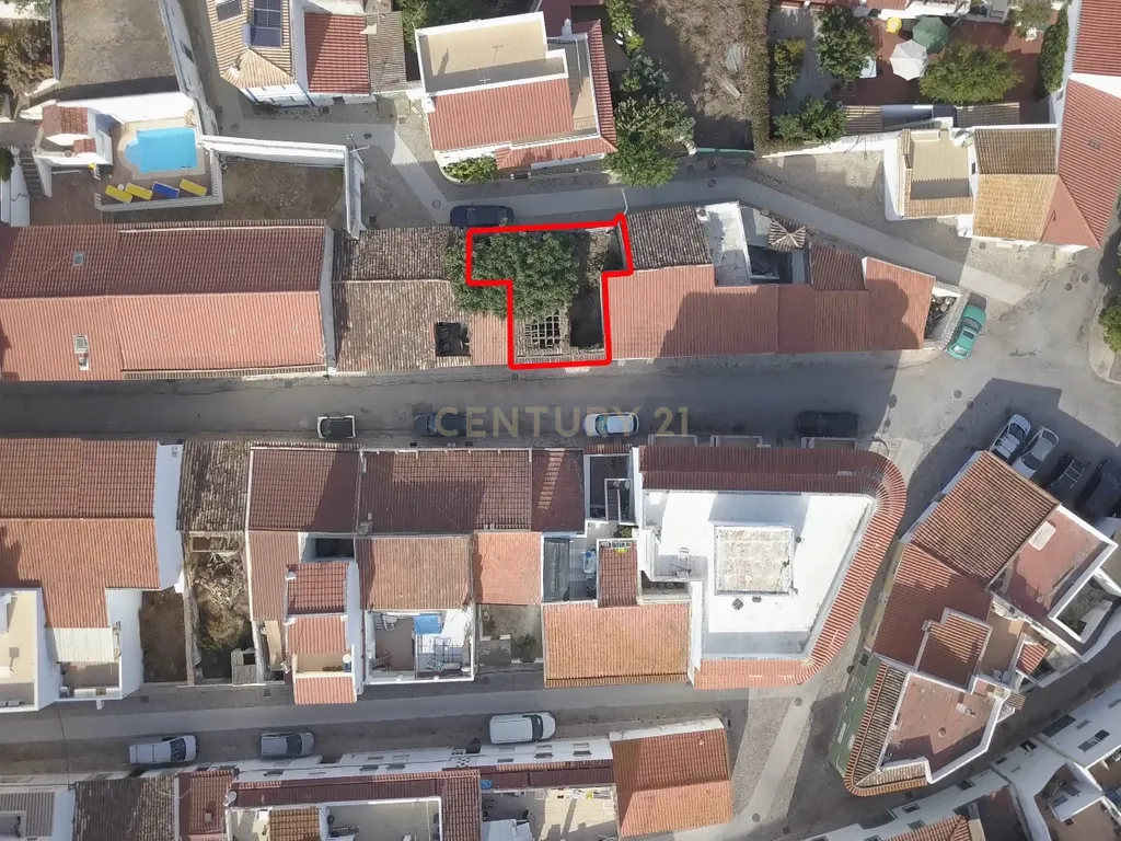 Moradia para reabilitação urbana no centro de Lagoa - Image 7