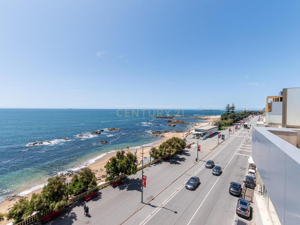Apartamento T2 à venda na Avenida Brasil com vista Mar - Image 16