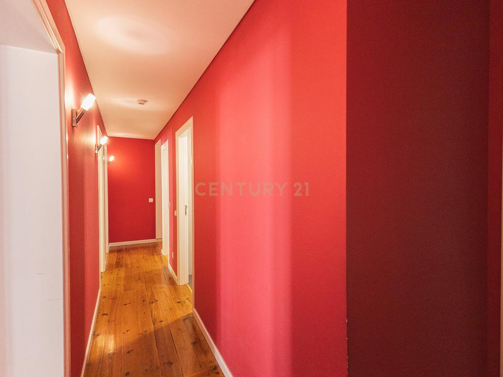 T4 Renovado no Coração da Quebra Costas – Coimbra - Image 28