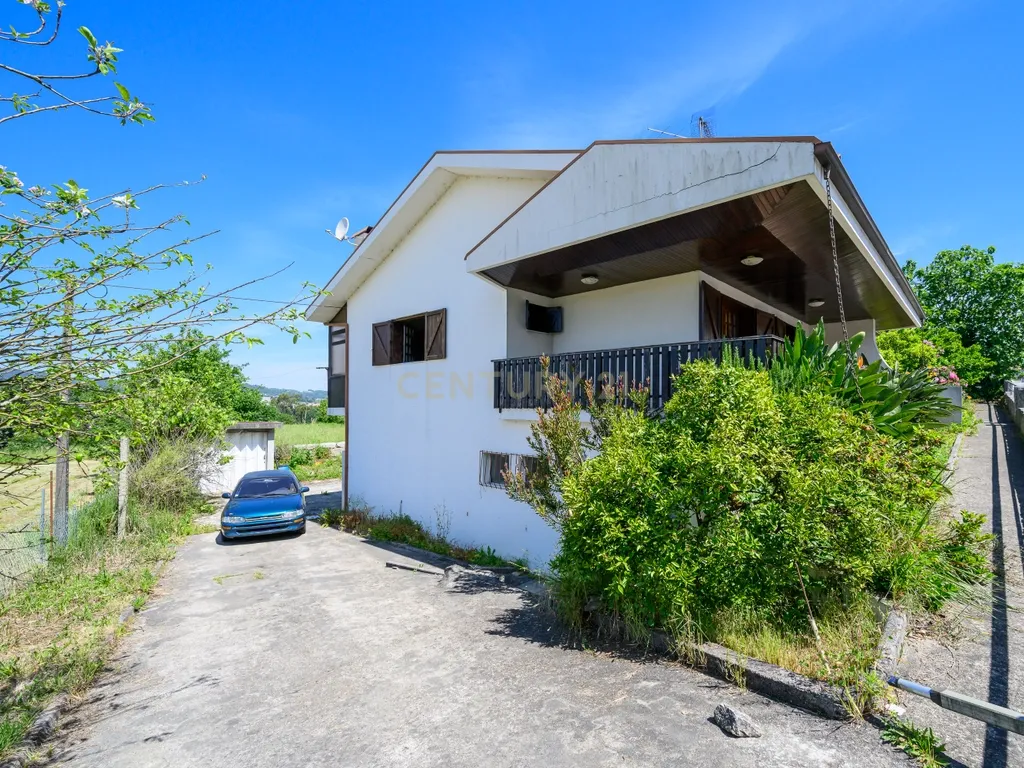 Descubra Esta Moradia T3 em Penafiel com Cave, Jardim e Acessos Excelentes - Image 14