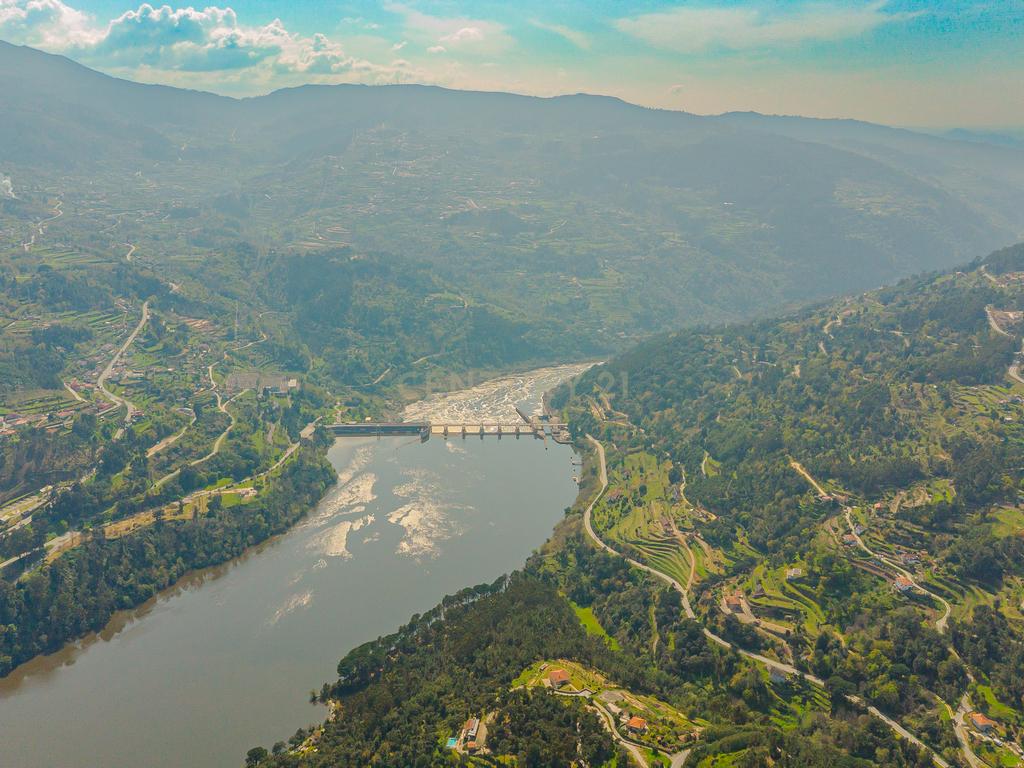 Terreno com magnifica Vista para o Rio Douro em Paços de Gaiolo - Image 15