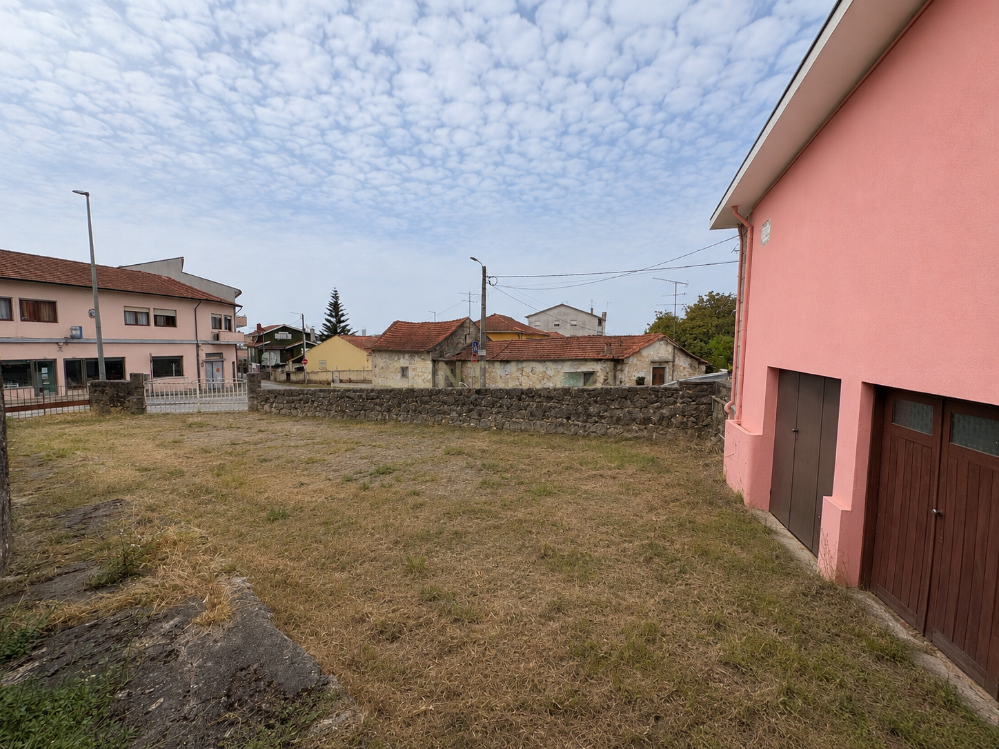 Fotografia 7 de Moradia Arrendada com Contrato Vitalício | Garagem e Terreno | Rio Tinto, Gondomar