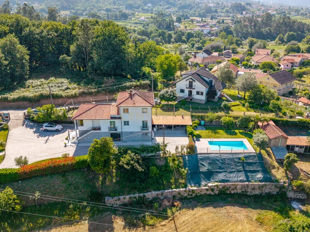 Casa T4 com Vista Panorâmica em Arcos de Valdevez - Image 4