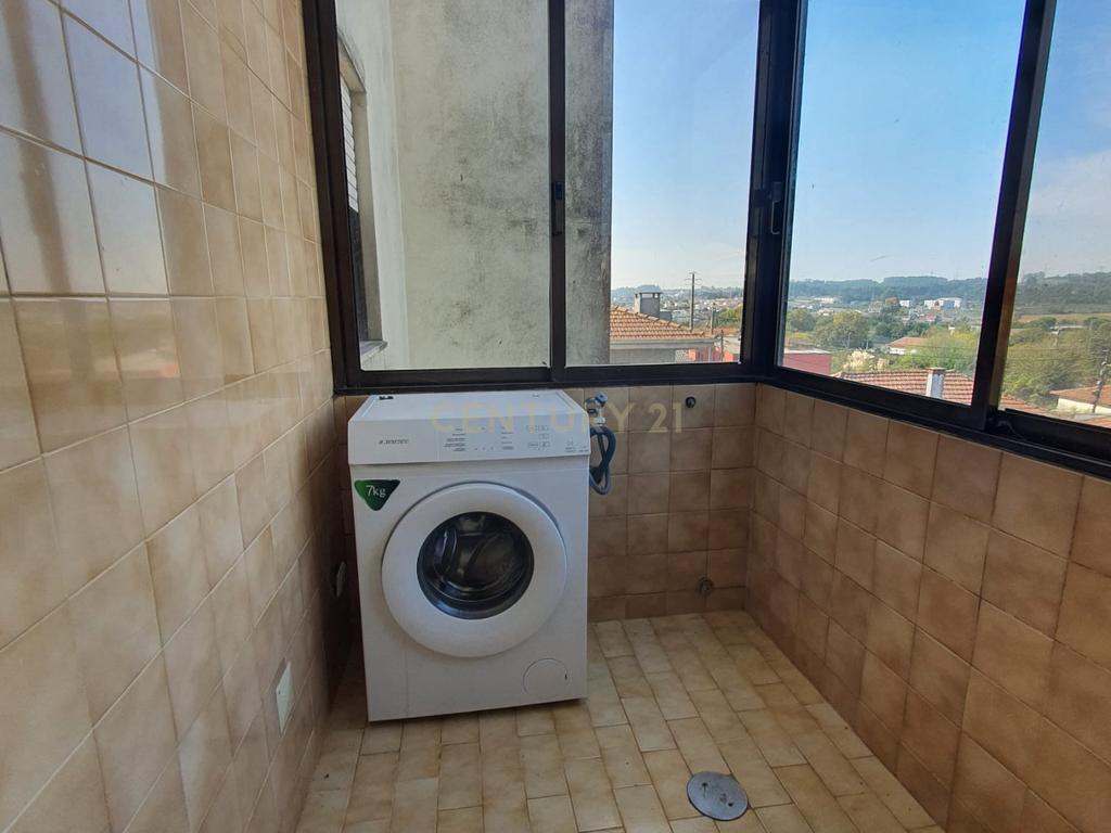 T3 com lugar de garagem à Estação da Travagem - Image 2
