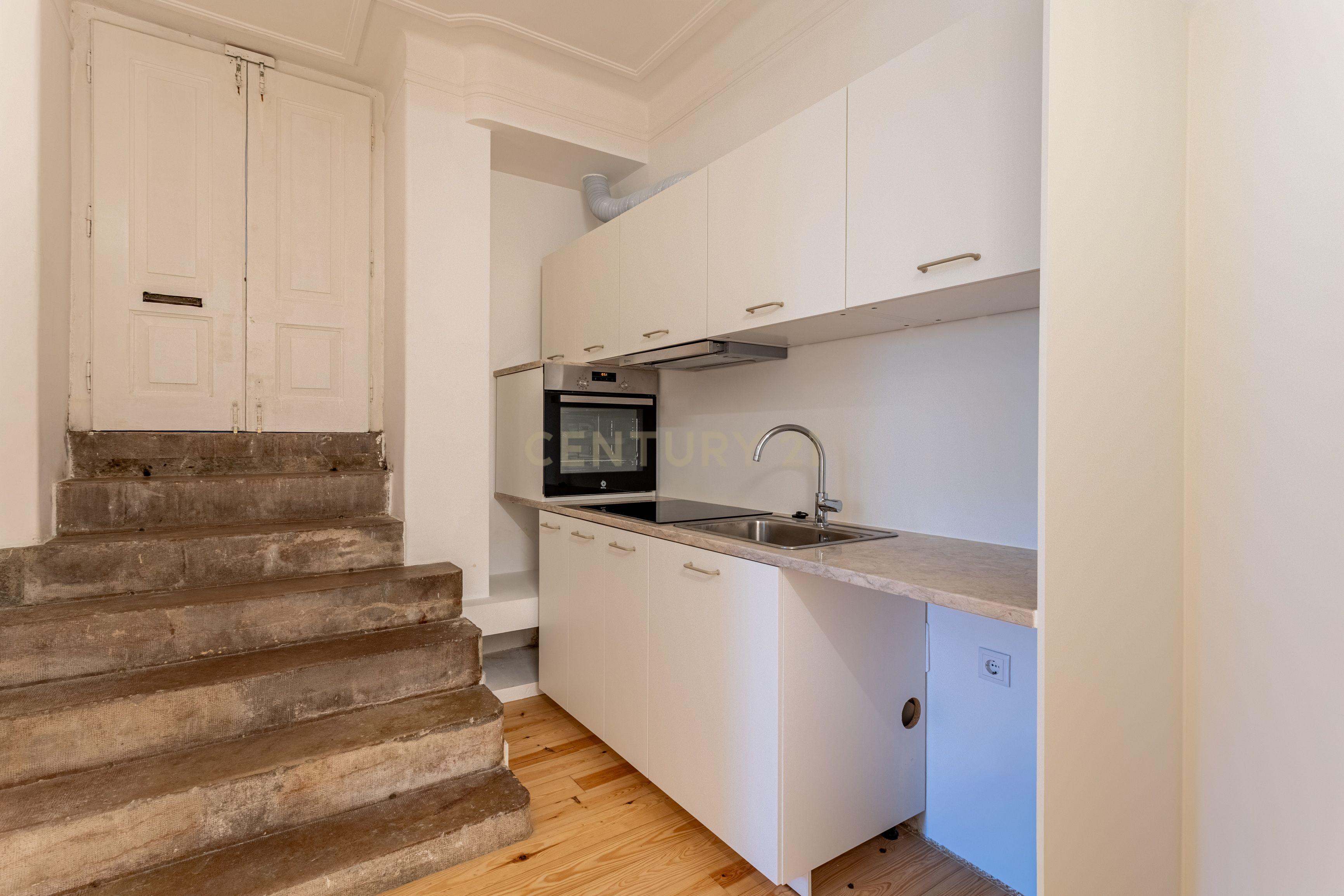 Apartamento T1 remodelado para arrendamento na Av. António Augusto Aguiar – pohled 5