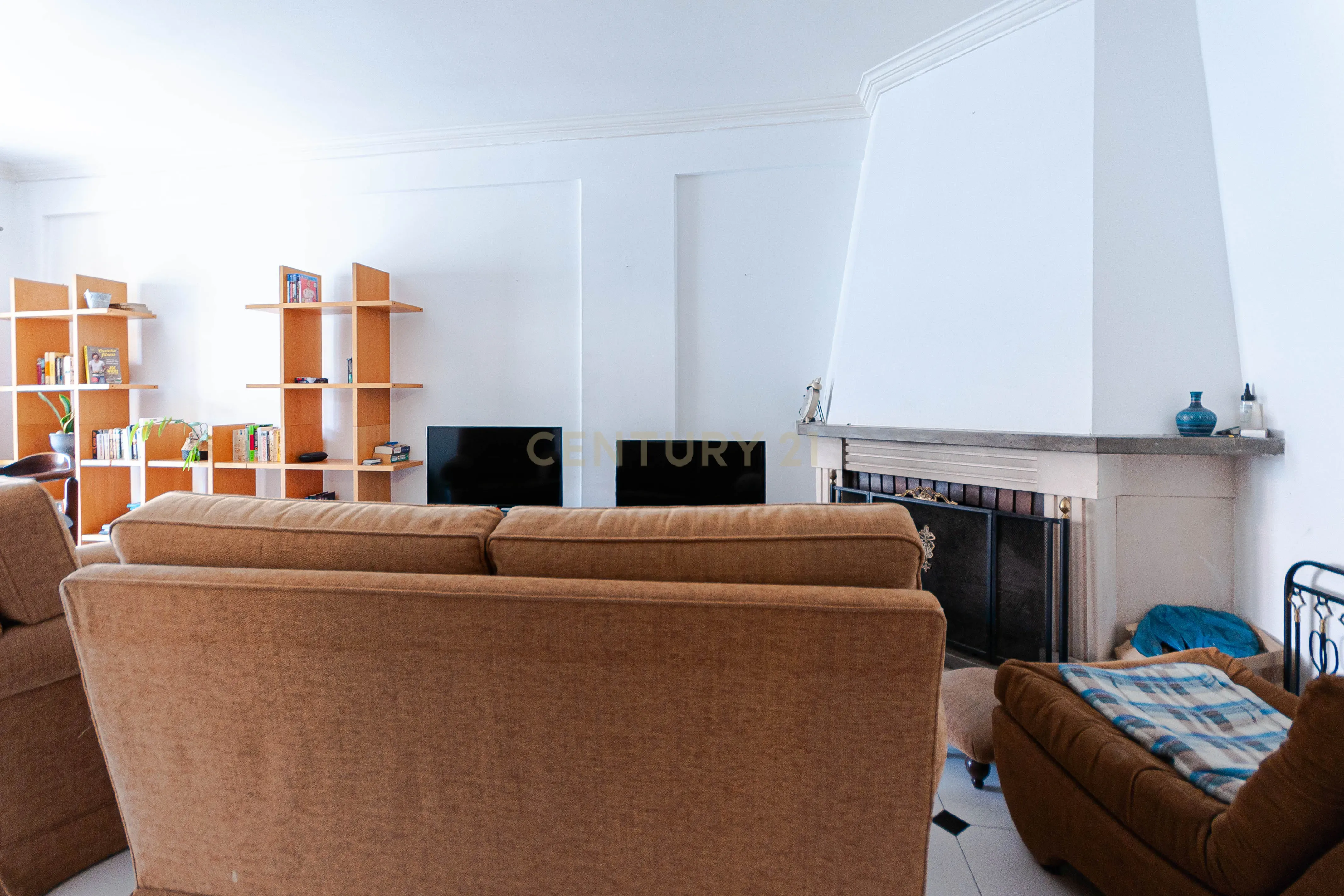 Fotografia 11 de T2+1 Duplex com Garagem em Carcavelos