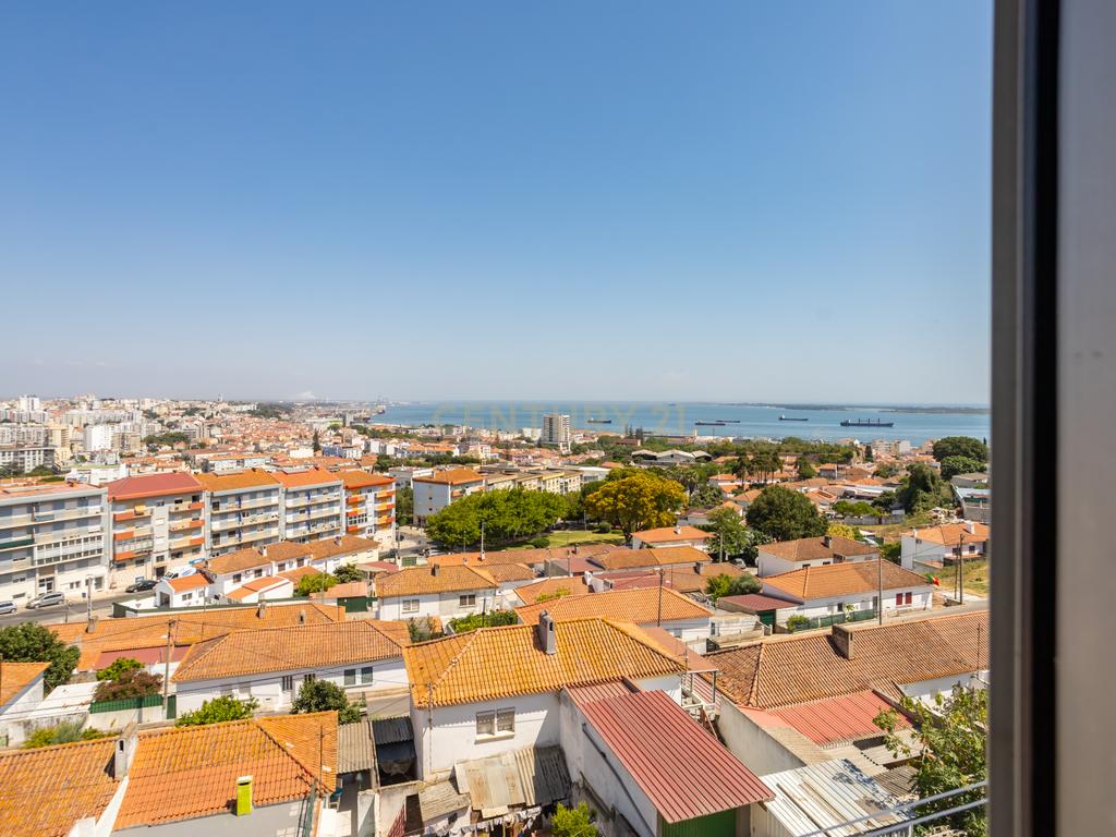 Apartamento T3 com Vista Deslumbrante sobre a Baía de Setúbal – Bairro dos Pescadores, Reboreda - Image 32