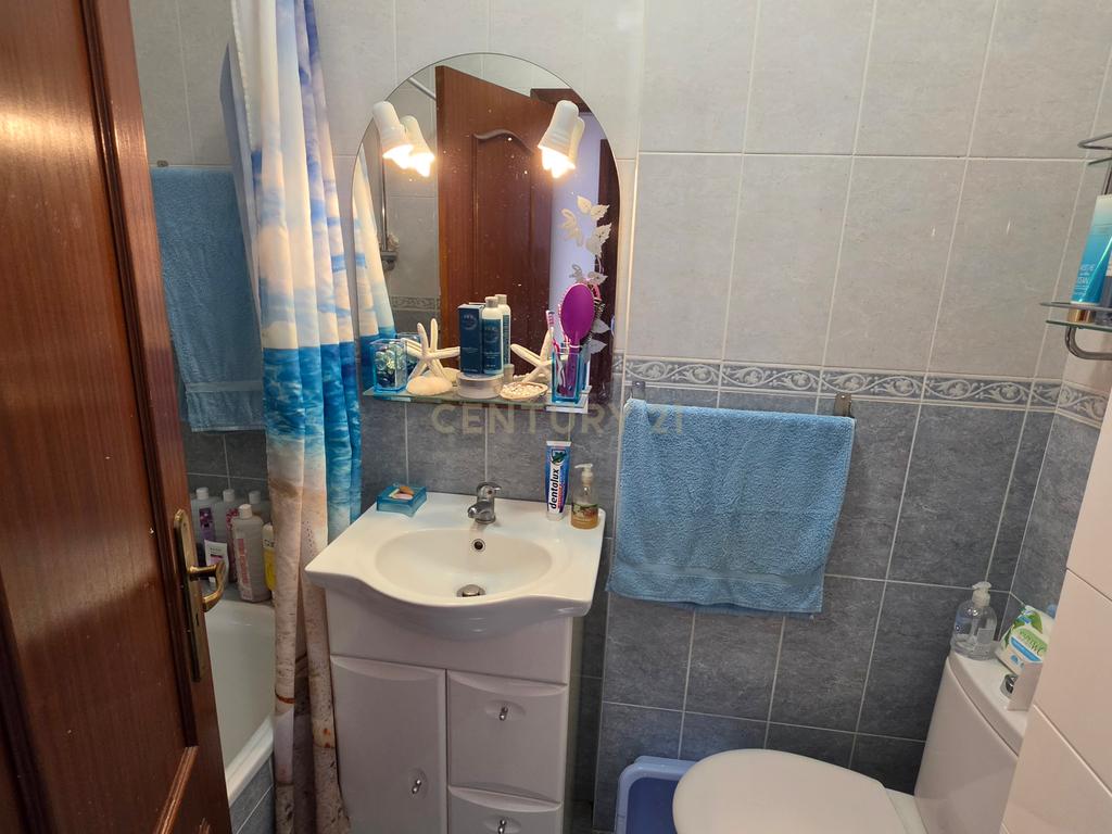 Apartamento Duplex T5 no centro de Palmela - Image 19