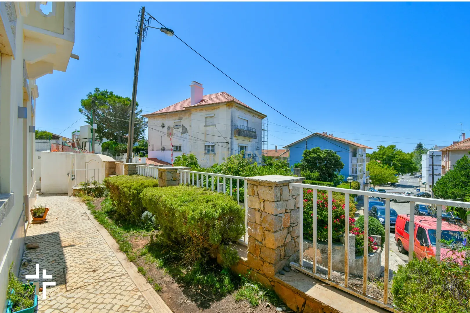 Fotografia 7 de T3+1 Duplex em Moradia Bifamiliar | São Pedro do Estoril
