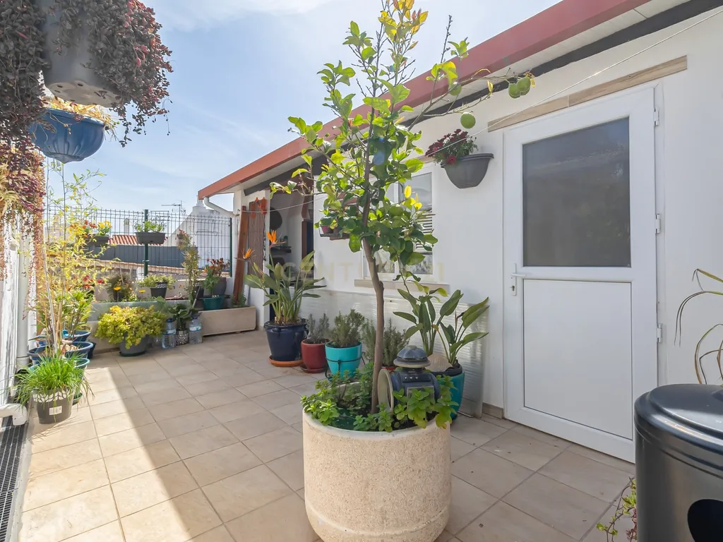 Casa T2 em Faro, Lagos - Localização Privilegiada e Conforto - Image 19