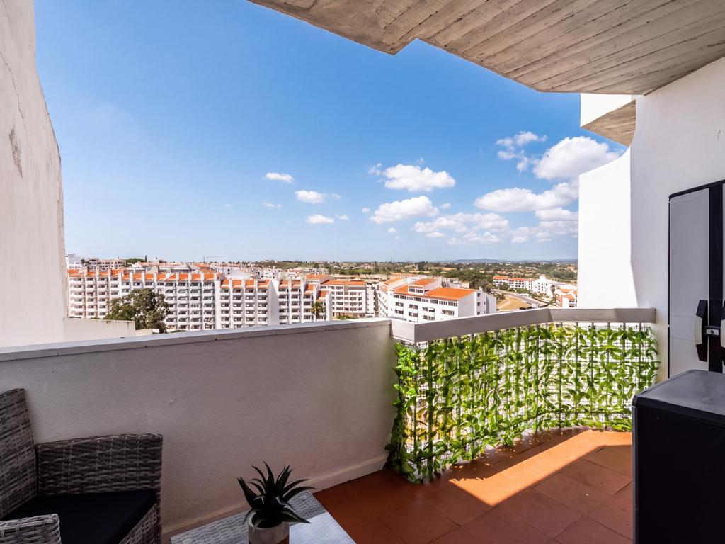 T1 totalmente remodelado, mobilado e equipado, com extraordinária vista panorâmica de 180° sobre o mar - Image 22