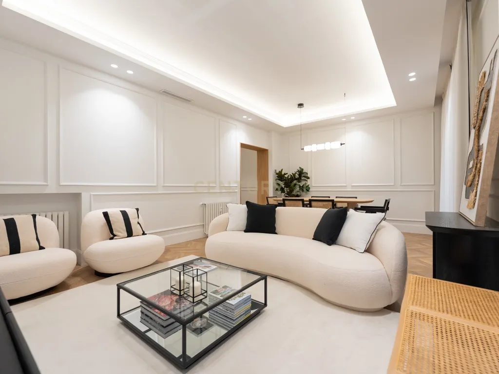 APARTAMENTO REMODELADO E MOBILIADO PERTO DA PLAZA MARQUES DE SALAMANCA - Image 3