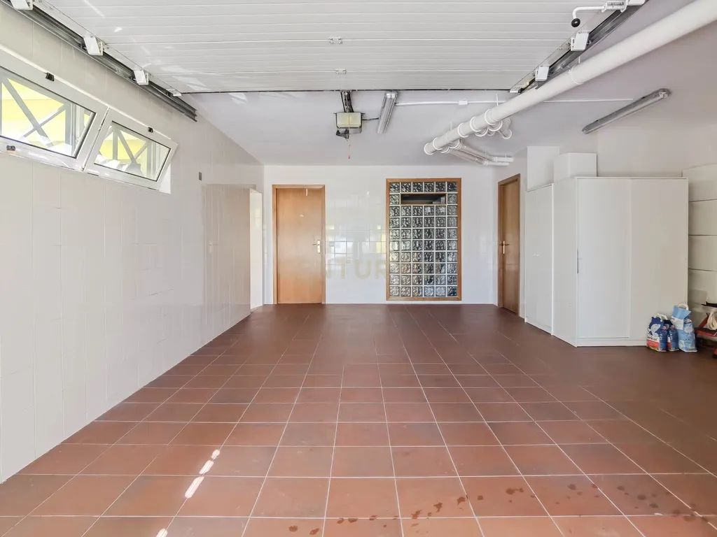 Luxuosa Moradia T3 em Gondomar com Vista Panorâmica e Piscina - Image 42