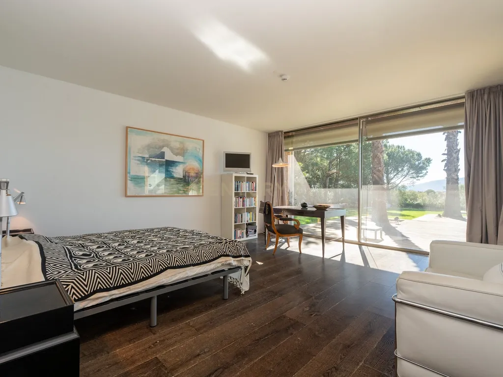 Moradia Exclusiva em Primeira Linha de Mar com Piscina Infinita / Tróia-Carvalhal - Image 23
