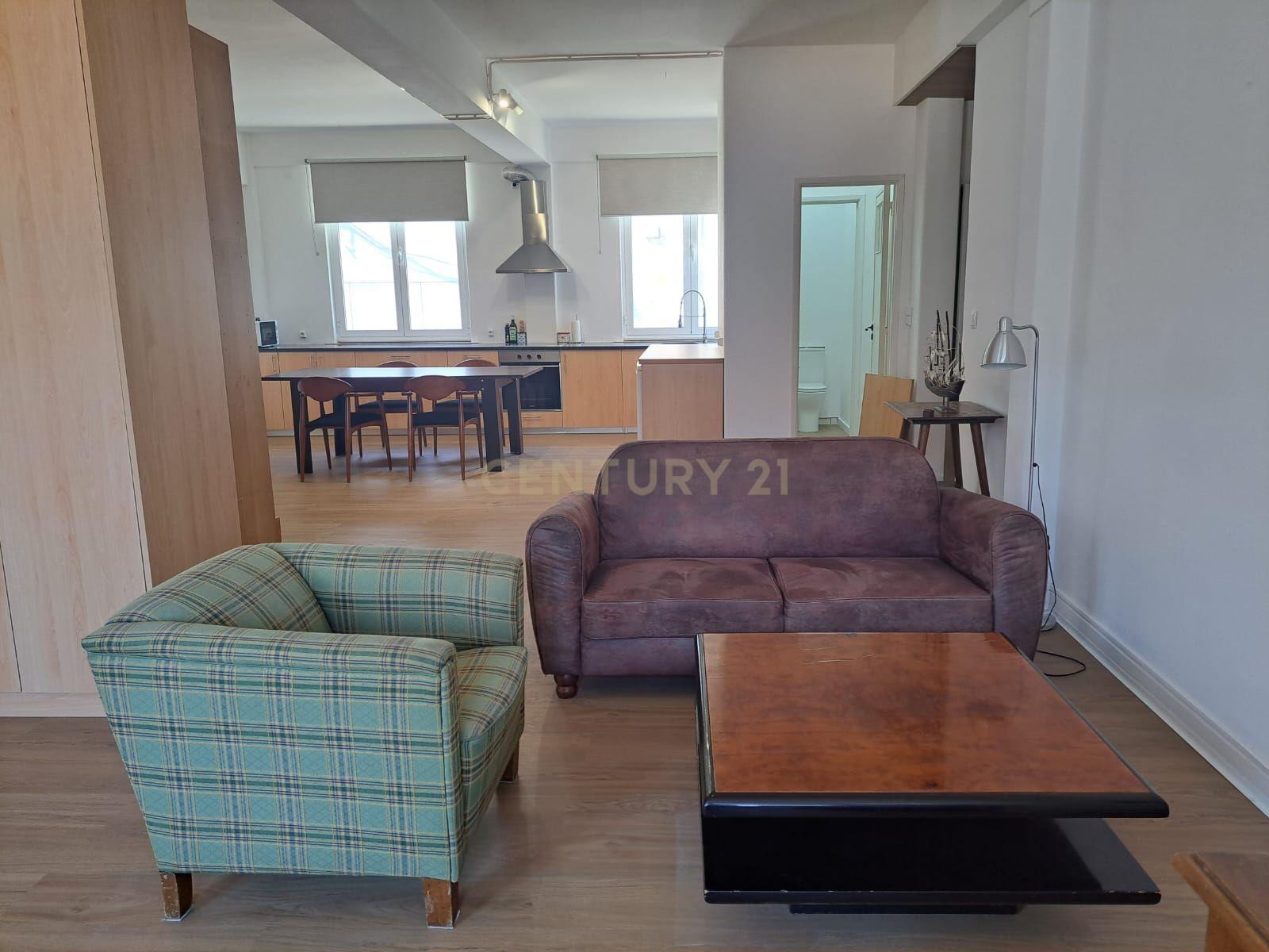 T0, Open-Space com 78 m², na Costa do Castelo