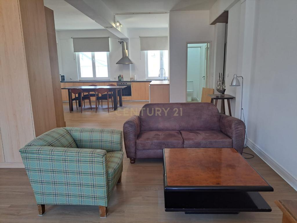 T0, Open-Space com 78 m², na Costa do Castelo - Image 1
