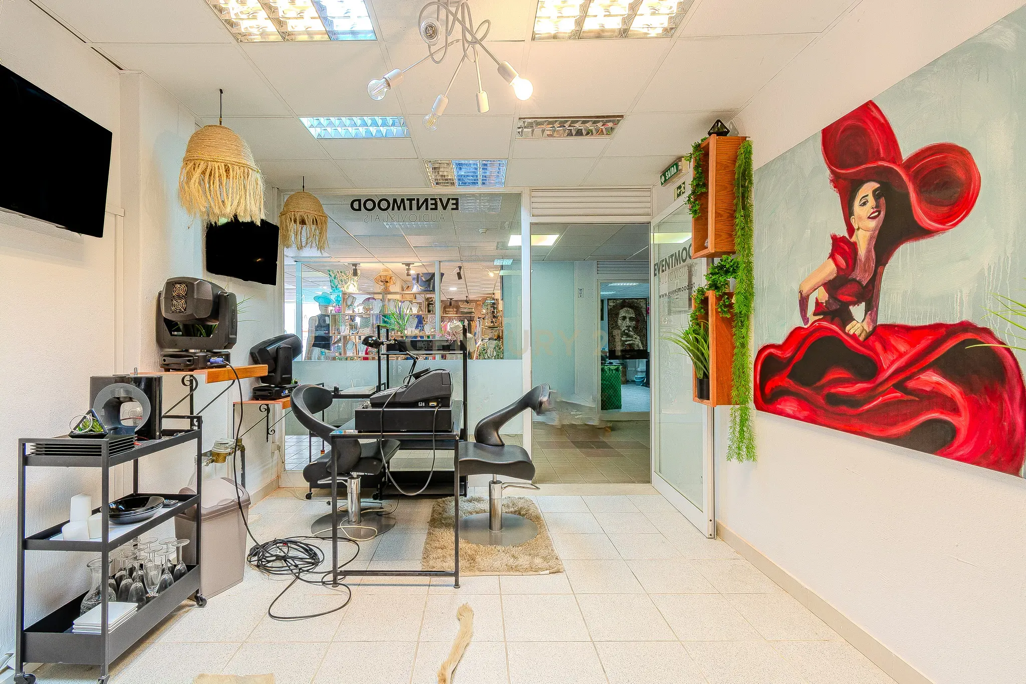 Duas Lojas Comerciais no Centro Comercial Borda d’Água -  Albufeira - Image 8