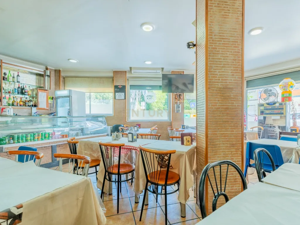 Trespasse Café/Restaurante no Centro da Amadora – Oportunidade Imperdível! - Image 10