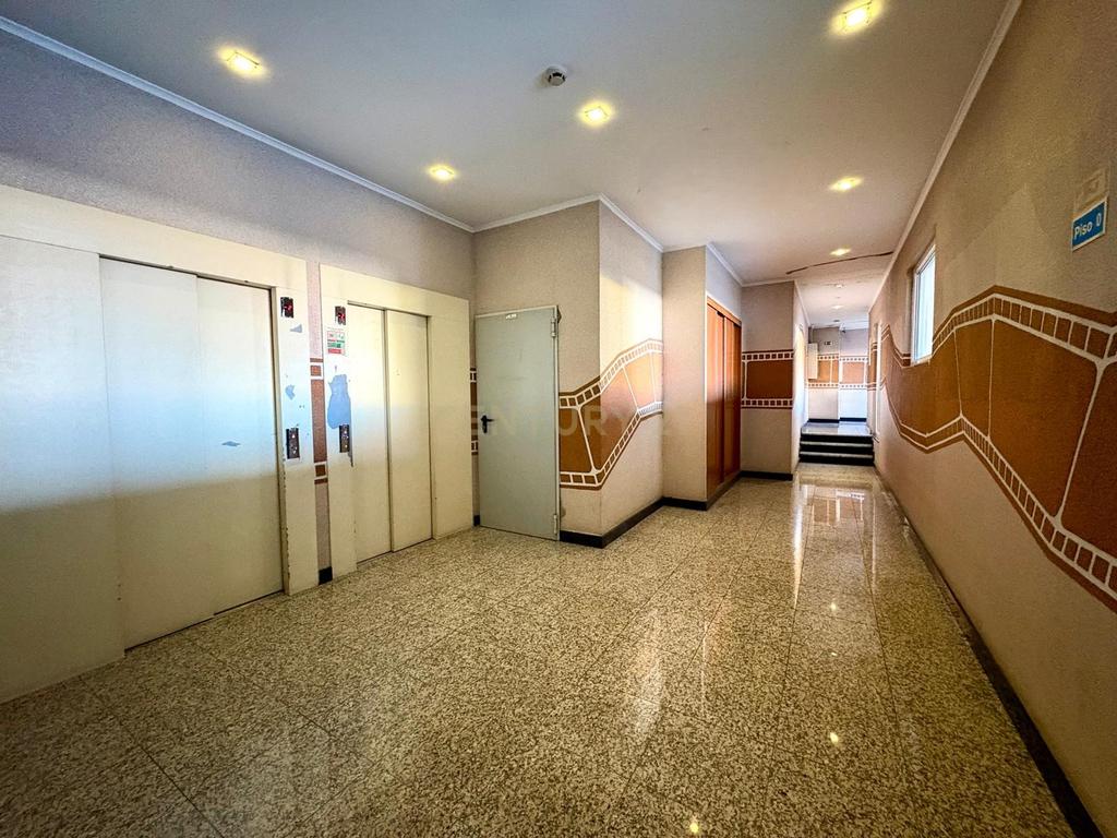 Apartamento T3 com 2 Estacionamentos e Arrecadação no Centro de Mem Martins - Image 27
