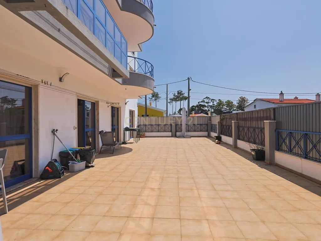 Apartamento T2 nas Quintinhas, Charneca de Caparica, com Terraço e Garagem - Image 20