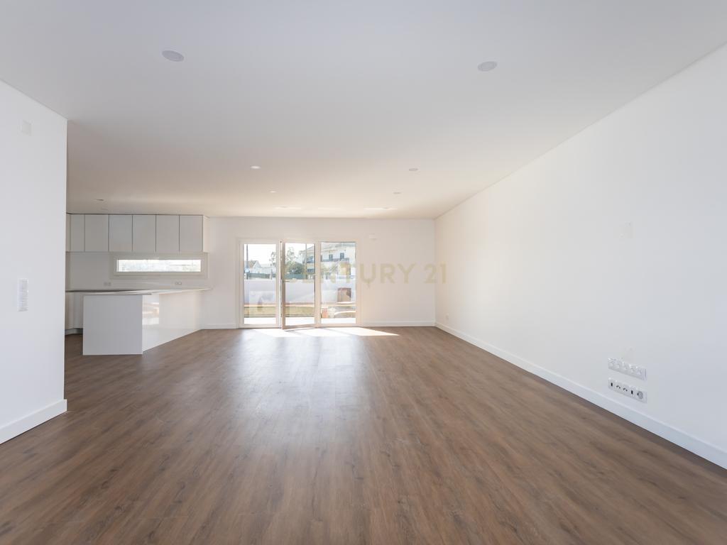 Moradia T3 Térrea Isolada com 3 suítes | Quinta do Anjo - Image 27