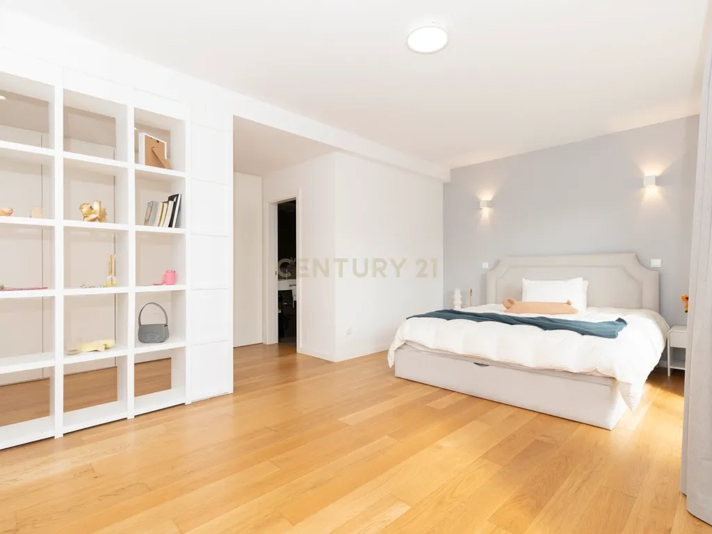 Moradia T5 de Luxo com Piscina, Ginásio, Sauna e Garrafeira em Birre, Cascais - Image 39