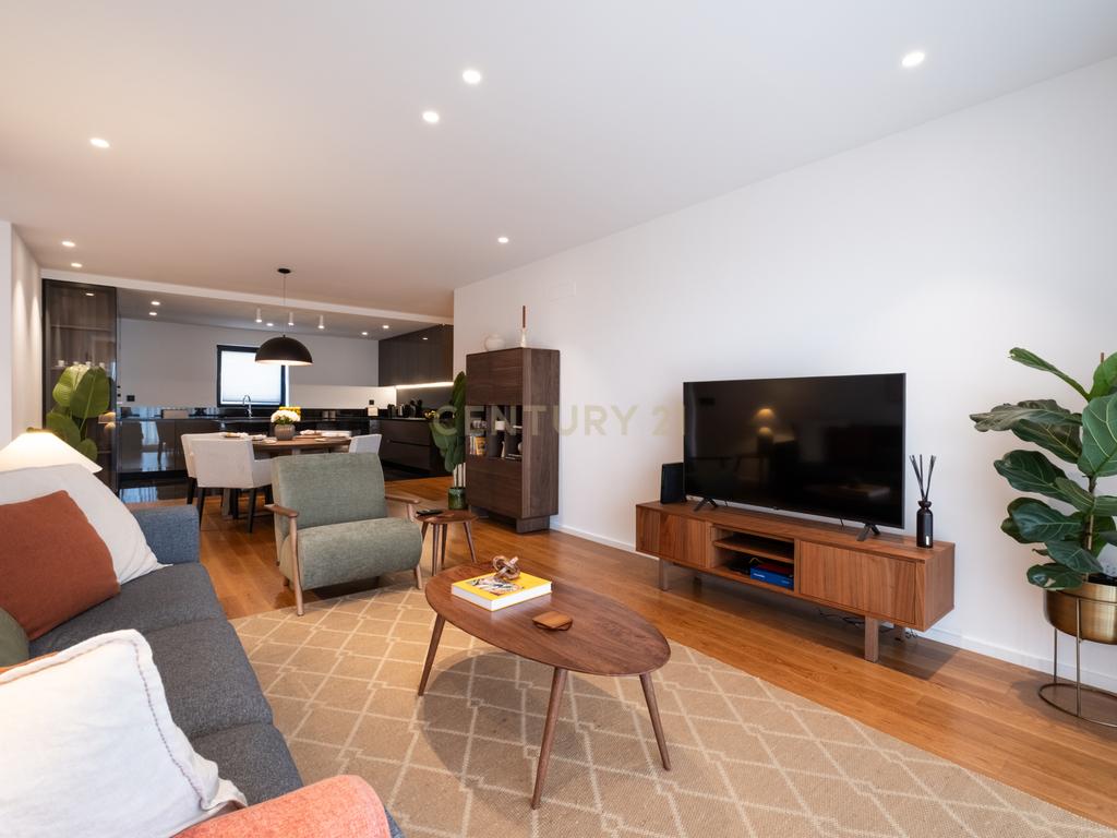 Apartamento T2 Funchal - Escolha certa entre viver ou investir! - Image 10