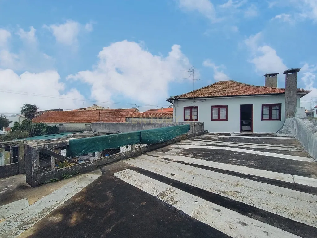 Moradia com Comércio em Amorim, Póvoa de Varzim - Uma Oportunidade Única! - Image 58