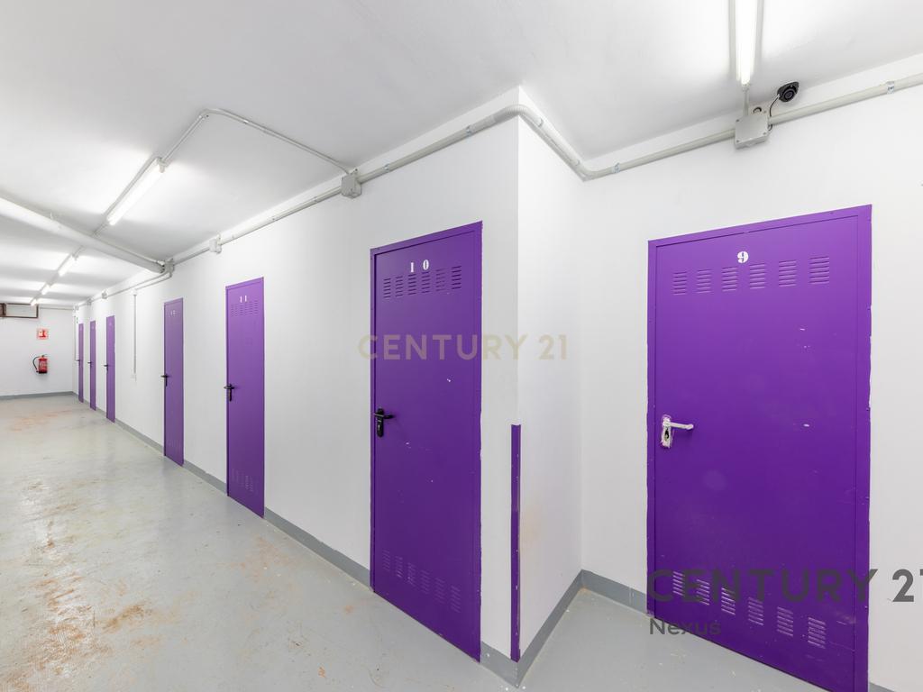 Oportunidade de Investimento em Mataró: Espaço com 21 Arrecadações - Image 3