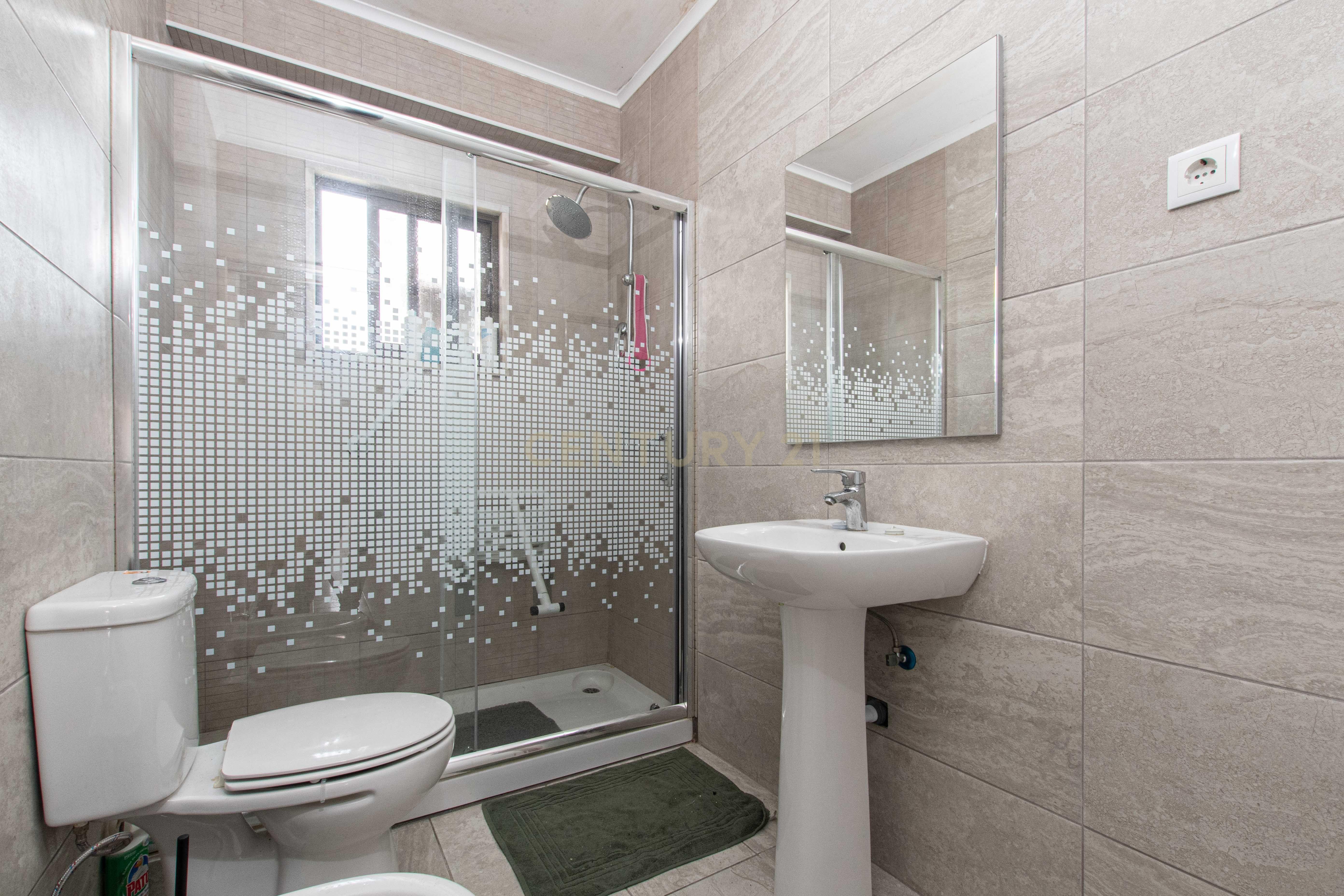 Fotografia 4 de Apartamento T2+1 na Amora – Excelente Localização e Acessos!