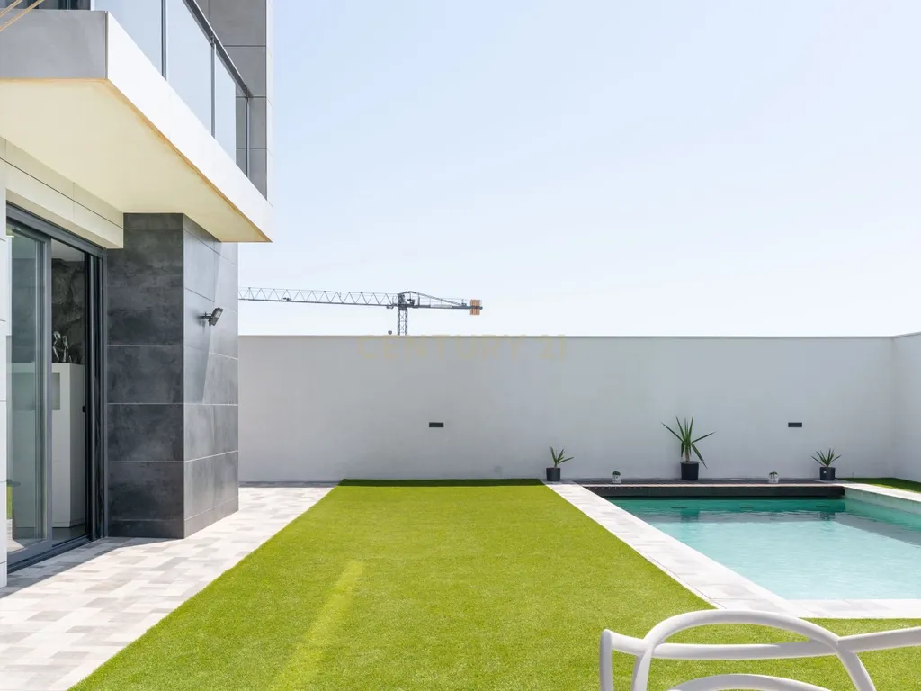 Luxuosa Moradia T4 com Vista Mar e Piscina em Almería - Image 64