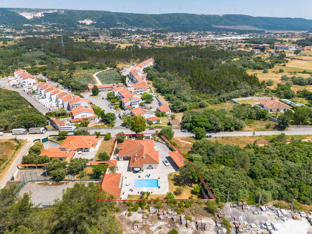 Moradia T4 em Benedita - Image 1