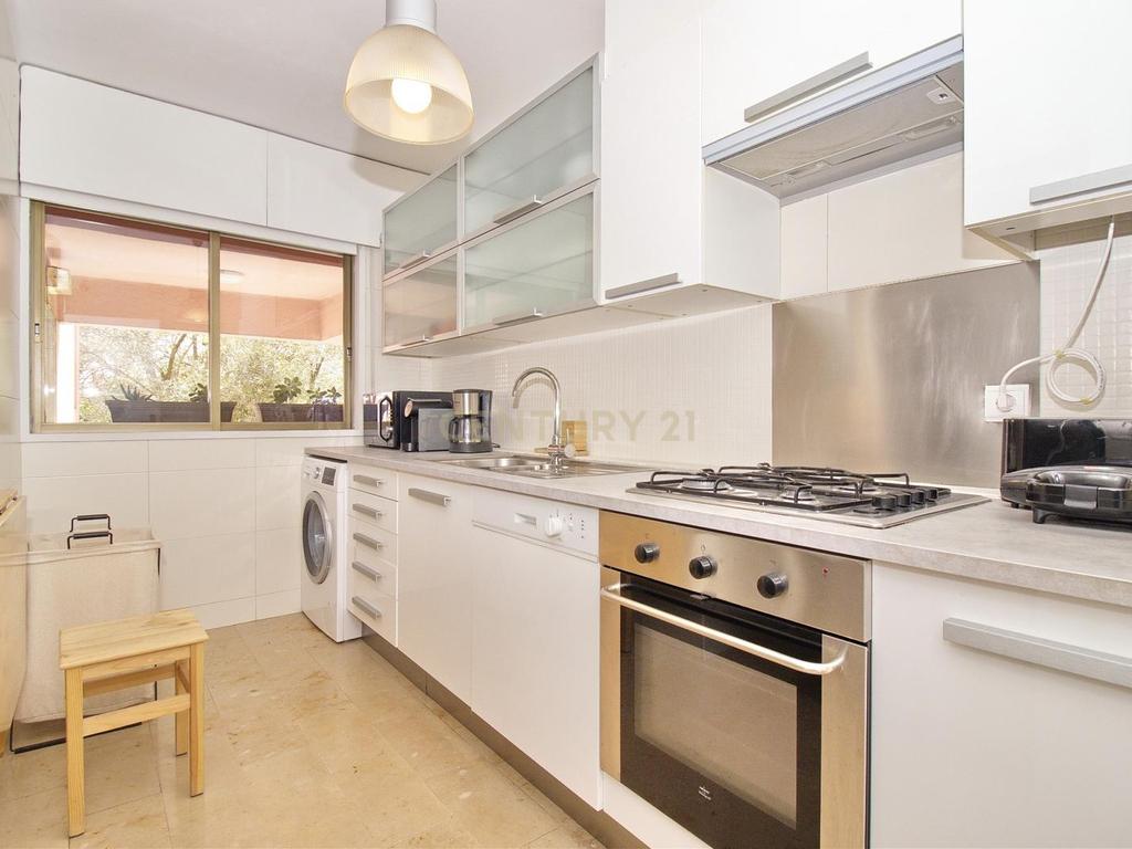 Apartamento T2 com Jardim e Piscina - Image 6