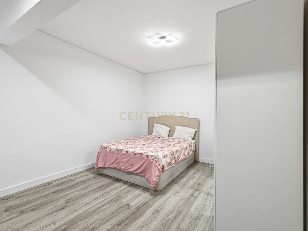 Apartamento T2 Remodelado PC Simão da Veiga Junior 1 - Santo António Dos Cavaleiros - Image 31