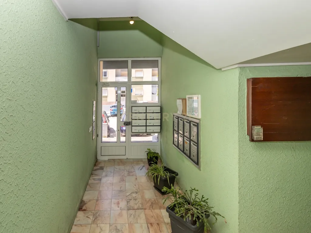 Apartamento T2 no Feijó totalmente remodelado - Image 20